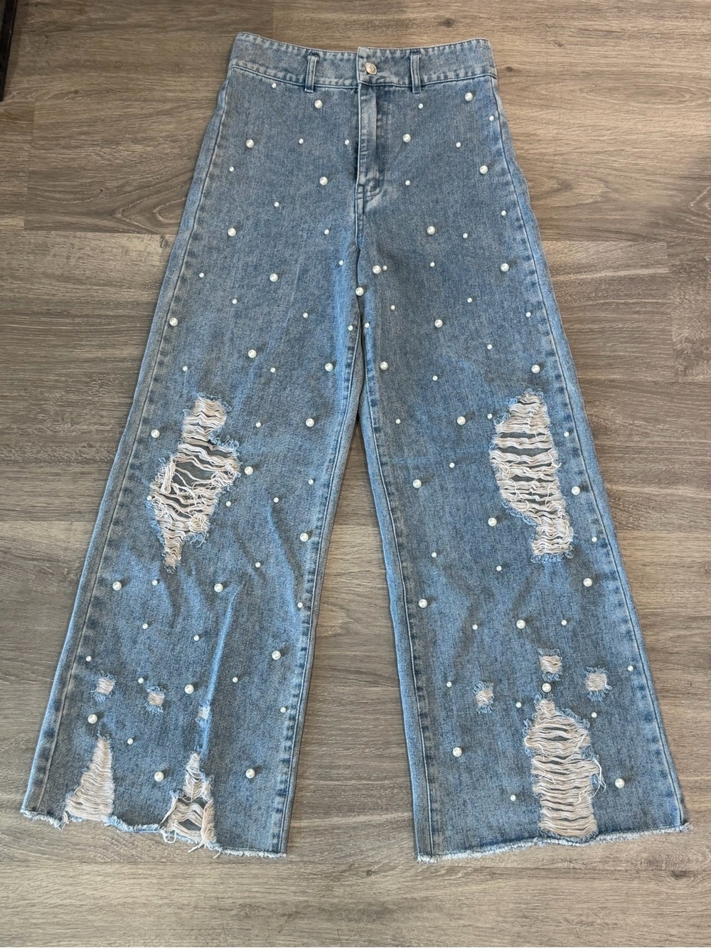 TALULAH Pearl Embellished Distressed Wide Leg Jeans Light Wash Size Small NWT